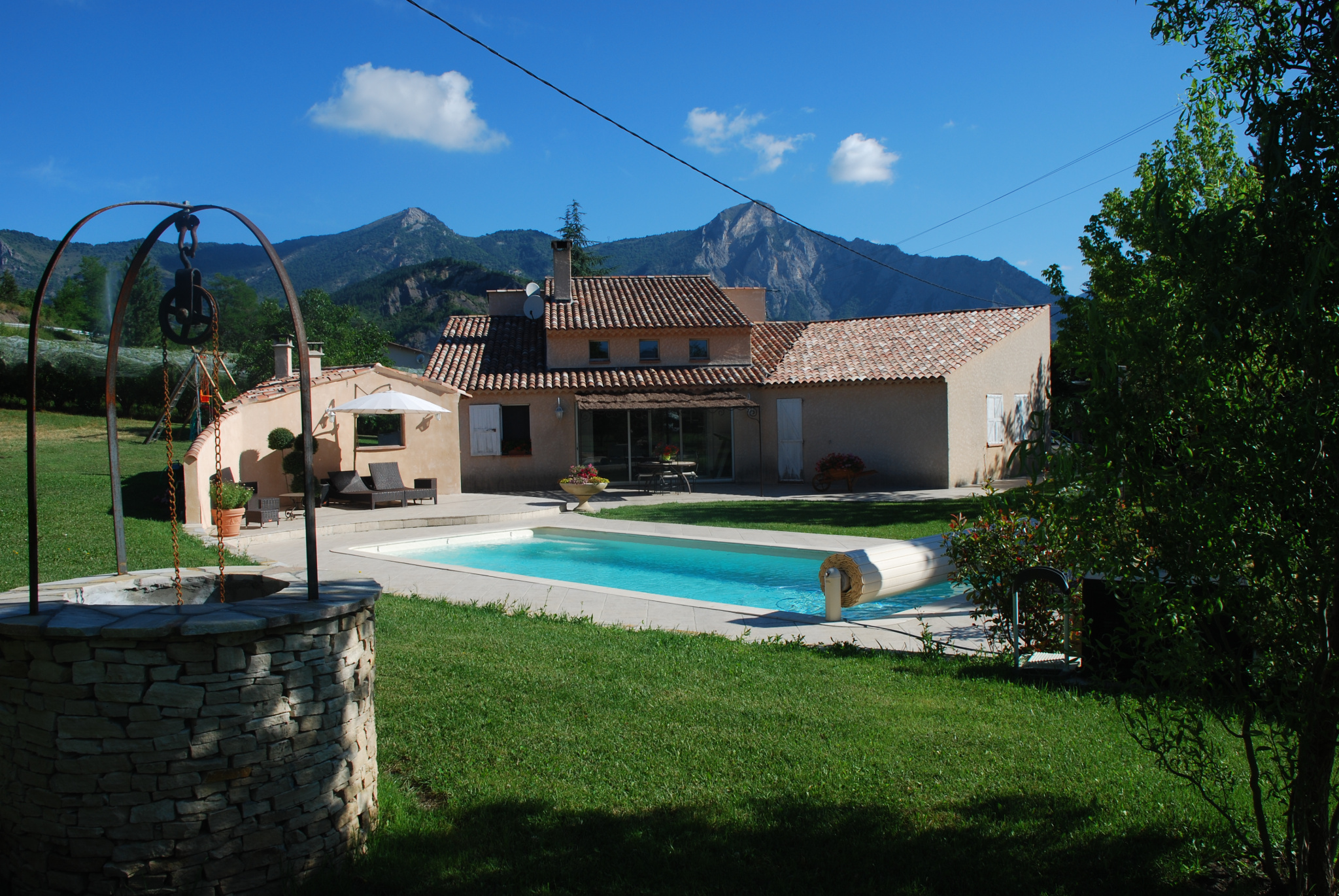 vente A VENDRE LA MOTTE DU CAIRE VILLA D’ENVIRON 200 M² SUR UN TERRAIN